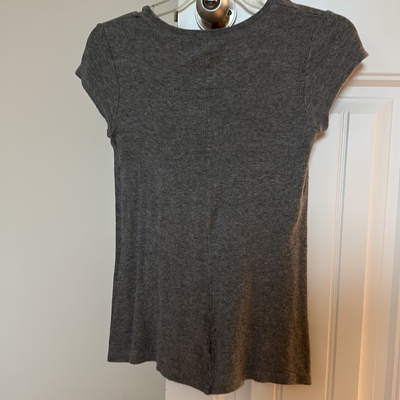 H by BORDEAUX Nordstrom grey ribbed tee short sleeve soft SMALL GUC - Picture 5 of 6